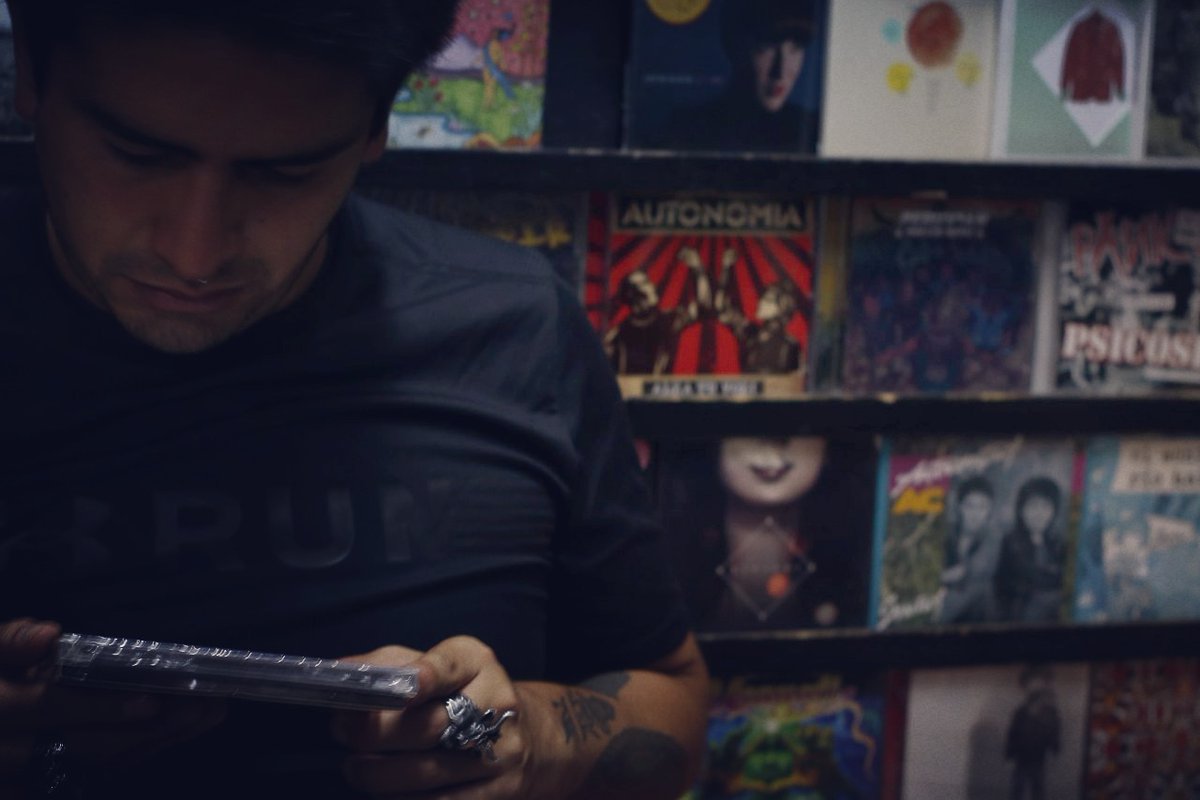 Mañana sábado estaremos atendiendo de 4 a 8 de la noche en Av Brasil 1275, 2do piso Stand 71B en #GaleriasBrasil en el distrito de #JesusMaria. Recuerda que hacemos envíos a todo Lima y a nivel nacional. 
#discotienda #Lima #musica #discos #RockPeruano