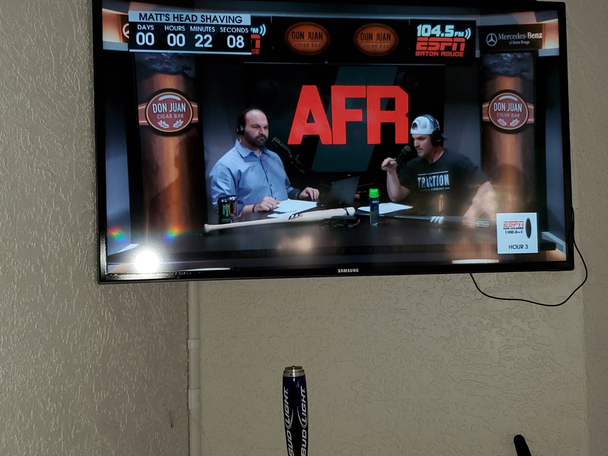 shrobert79's tweet photo. Watching @1045espn from Bradenton Florida. Waiting to see the head shave go down! @MattMoscona https://t.co/4QS7GuGrKC