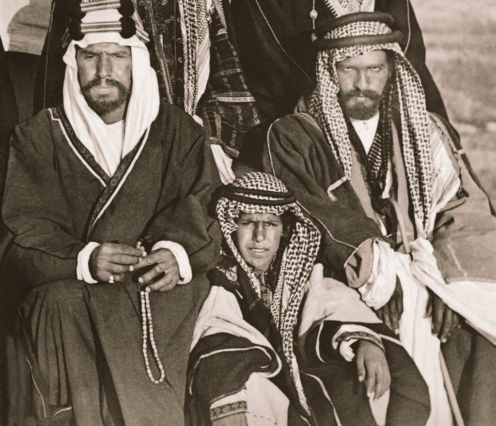 الملك عبدالعزيز اخو نورة بنت