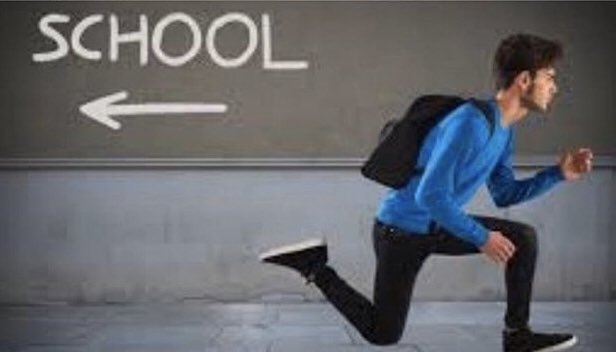 memersidad's tweet photo. Saltarse clase en 2019 // Saltarse clase en 2020 https://t.co/L4c20298eP