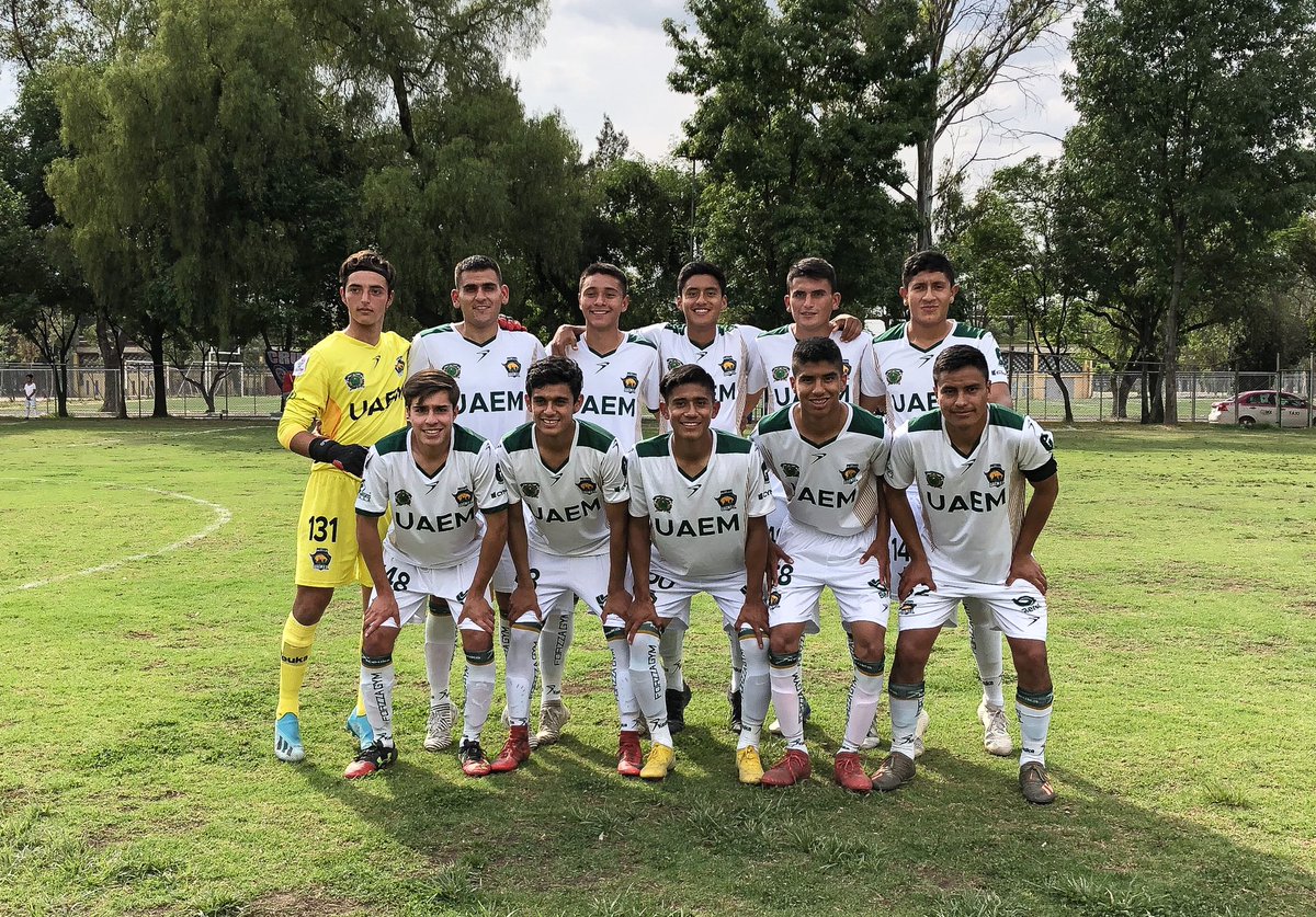 ¡Somos orgullosamente verde y oro!¡Somos UAEM!💚💛😎🐴 #UnidosSomosIndomables👊🏼