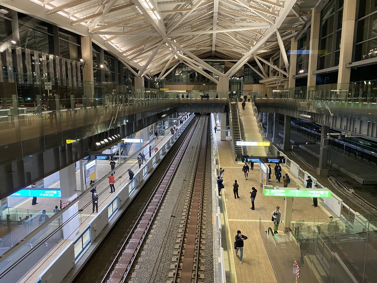 山手線に約半世紀ぶりの新駅 高輪ゲートウェイ駅 がオープン まさかの停電や1分待ちの切符列ほか 悲哀溢れる西日暮里駅など Togetter