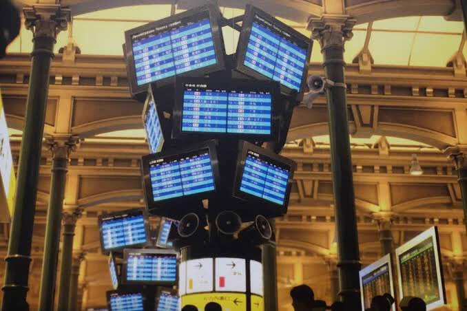 高輪ゲートウェイ駅が、未来のミライに出てくる東京駅みたいwww