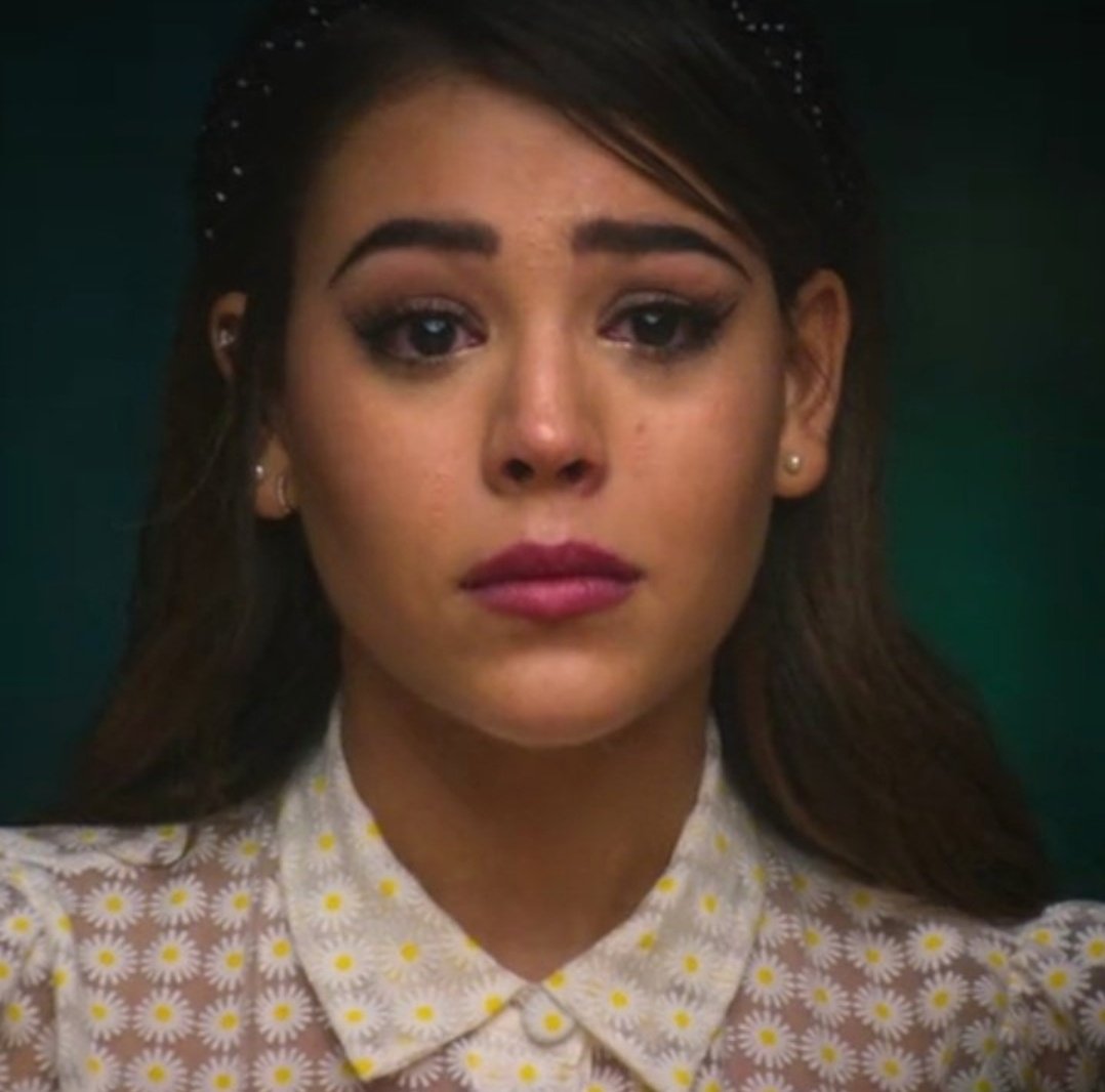 iGH0ST94's tweet photo. Lo único que rescato de esta temporada es a una Lu mas madura, alguien que quiso ayudar todo el tiempo, que al final de se dio cuenta de lo poderosa y valiosa que es sin la necesidad de tener un hombre a lado. Lucrecia Montesinos se llevo la temporada.

#Elite3 #EliteNetflix https://t.co/Yia3RYQNoS