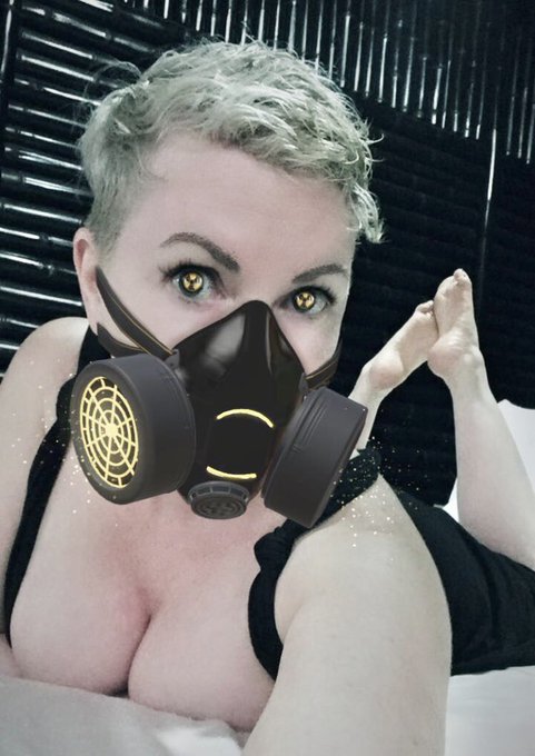 Oh dang snapchat, that&rsquo;s kind of dark... https://t.co/4EGQzoaPwi<a href="/tag/realloyalfans"class="tags"><span>#realloyalfans</span></a>