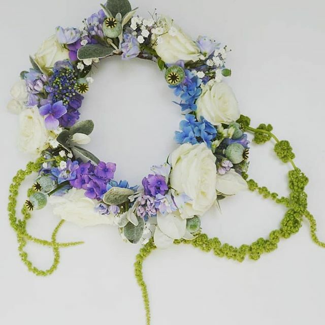 I crown thee Mrs .....
#weddingcrown #weddingday #bridalshoot #bridetobe #bridalflowers #herecomesthebride #flowerpower🌸 #floraldesigner #floralcrown #floraldesign ift.tt/33eFEJG