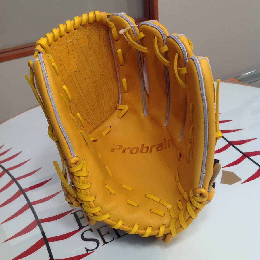 _baseballselect's tweet photo. #ベーセレ は14:00 OPEN!
#SSK 限定 硬式 投手用グラブ PHX80
#Probrain シリーズ
しっかり感がバランスの良い設計で
操作性に優れたグラブ⚾️
#エスエスケイ
#プロブレイン
#ベースボールセレクト #グローブ #硬式 #野球用品 #野球用品専門店 #東京 #練馬 #絶賛営業中 #駅チカ 徒歩1分 https://t.co/Ren485tQUA