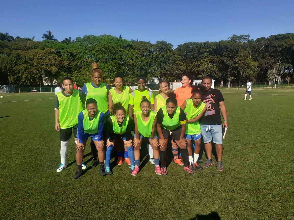 Realmm7calcio's tweet photo. La Nazionale #OldItalia ha vinto all'#Avana il primo trofeo dedicato a #MarioMariozzi. Successo degli #azzurri per 4-1 allo #stadioPolar contro la #NazionalefemminilediCuba. #futbol #Liga #Roma #Lazio #America #PremioMM7 #Frosinone #Alatri #Fiuggi #Tivoli #Fossano https://t.co/WPDRqwwBLE