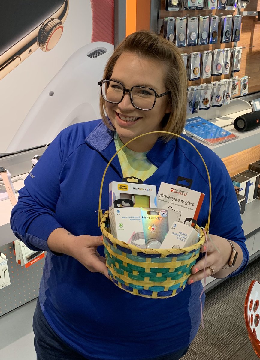 The_Coontz's tweet photo. @MattyS_B with his Galaxy essentials bundle and @shleigher with her Apple essentials bundle. OVM is ready to #FIRE π₯ out some accessories. @Matt__Rash @jerryfornwalt @WilliamGStovall #teamPOWer #unstOPHAble #OVM_squad https://t.co/srBummIwmf
