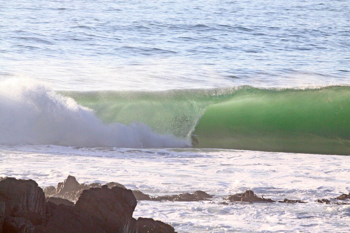 Dejamos invitados a conocer nuestra última edición #49 en nuestra web online lineasmagazine.com 
Surfer Fabian Farias 📸 @extrangerphoto #lineasmagazine #exclusive #magazine #surfing #southamerica #realsurf #chile 🇨🇱