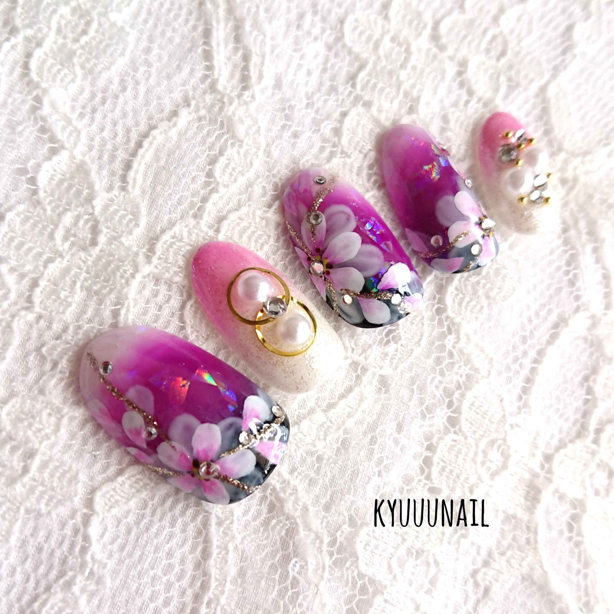 Kyuuunail ネイルチップ販売 ジェルネイル ネイルチップ ネイルチップ販売 ハンドメイド オーダーネイル Swarovski スワロフスキー 桜ネイル 春ネイル 夜桜ネイル グラネイル 黒 紫 白 Kyuuunail T Co 69o0s9jk5k Twitter