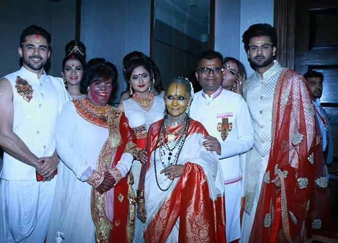 AneelMurarka's tweet photo. #SindoorKhela Grandeur #FashionShow received hysterical response at the #BTFW2020 presented by Ample Missiion and powered by Mirachem Industriies. The #NoConditionsApply is an initiative by #TOI. actress #UrvashiRautela, #RashmiDesai  &amp; others set the ramp on blaze !!! https://t.co/EXfLcLUZXn