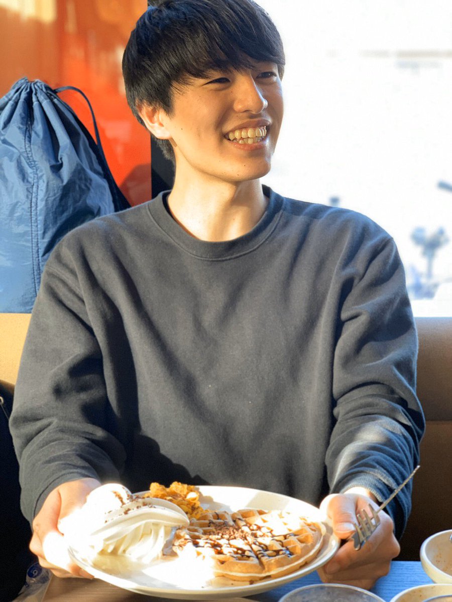 芝浦工業大学男子バスケットボール部 選手紹介 17 増田全 システム理工学部環境システム学科 新3年 静岡市立高校 180cm F ワッフルのよく似合う爽やかイケメン これで180cmとは 天は二物を与えていた 本人から一言 頑張ります