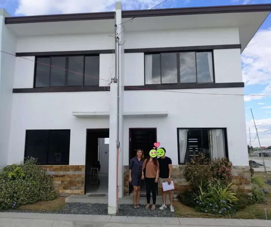 BudgetDeals's tweet photo. One unit reserved at Metroville Townhomes Tanza, Cavite. Thank you for trusting us!

#BudgetFriendlyHouseAndLotDeals #BudgetFriendlyHouseAndLot #AffordableHouse #AffordableHouseandLot #HouseAndLotForSale #HouseAndLot #RentToOwn #RentToOwnCavite #HouseForSale #MetrovilleTownhomes https://t.co/tFKqTwISWr