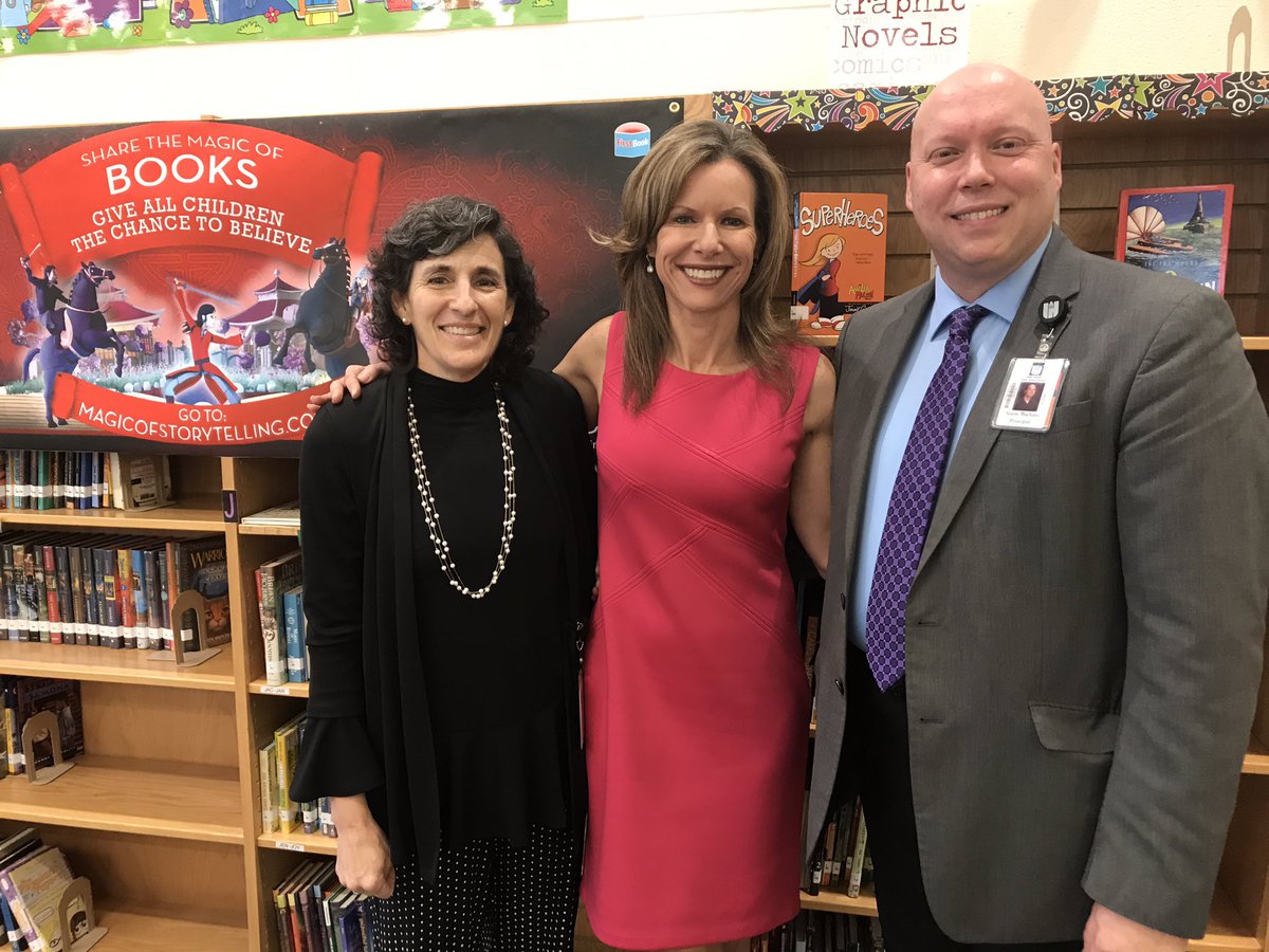 RogersLaneES's tweet image. Thanks to @FirstBook @Disney @ABC11_WTVD for providing our students with books to take home! A special thanks to @DWilsonABC11 for reading to our students! @WCPSS @wcpssEastern @MoPercy @ShaneBarham1976 #abc11 #abc11together #MagicofStorytelling