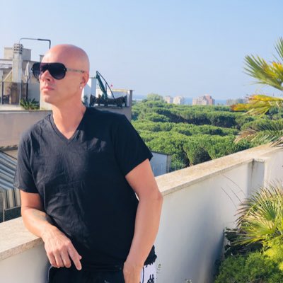 DJChrisice69's tweet photo. #NewProfilePic https://t.co/bRkoCzzeau