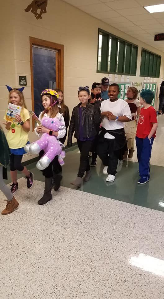 Moreland Road Elementary School First Annual Character Day Parade!!!  Thank you, Mrs. Andrews for working hard to make this event a success!!!
#BeMRE <a href="/AnissaLAndrews/">180 Days of Awesome</a> @hollyelise84 @butterfly4u15 <a href="/mremustangs/">Moreland Road Elementary</a>