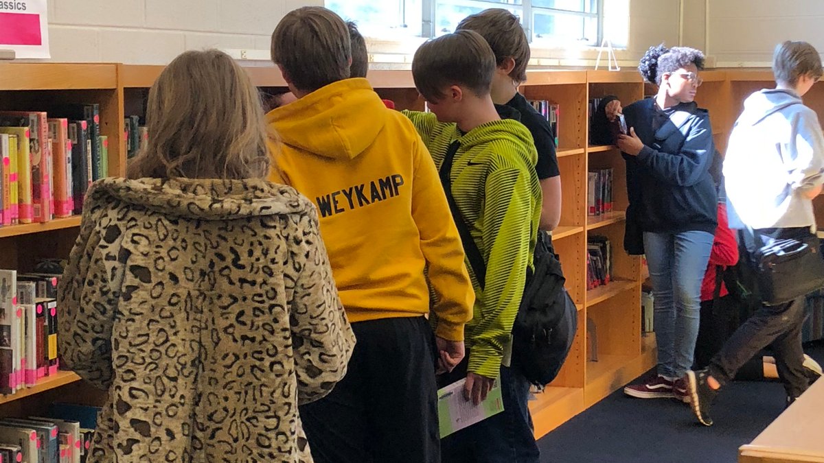 SJBearLibraries's tweet photo. If you shelve them, they will come. The UMS Media Center saw heavy traffic today as @sjschools 6th, 7th and 8th graders loaded up for their time away. Happy reading! We can't wait to talk books with you in April.😀 #schoolsoutbutreadingisin https://t.co/wsi4DqrjmI
