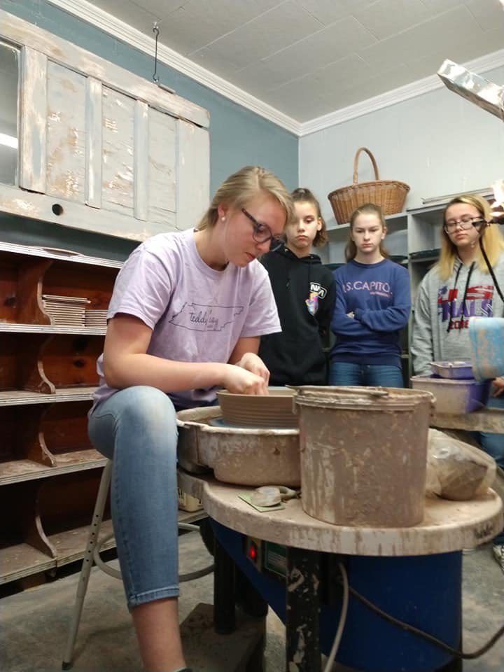 AcademicLeader's tweet photo. Art Enrichment classes @SouthFultonMHS spent the morning learning all about the business of pottery at Teddy Kay Studio. They learned everything from the sourcing of the clay to the chemical processes used for glazing the pottery.  @george_leake @LScillion https://t.co/zFB6niM85g