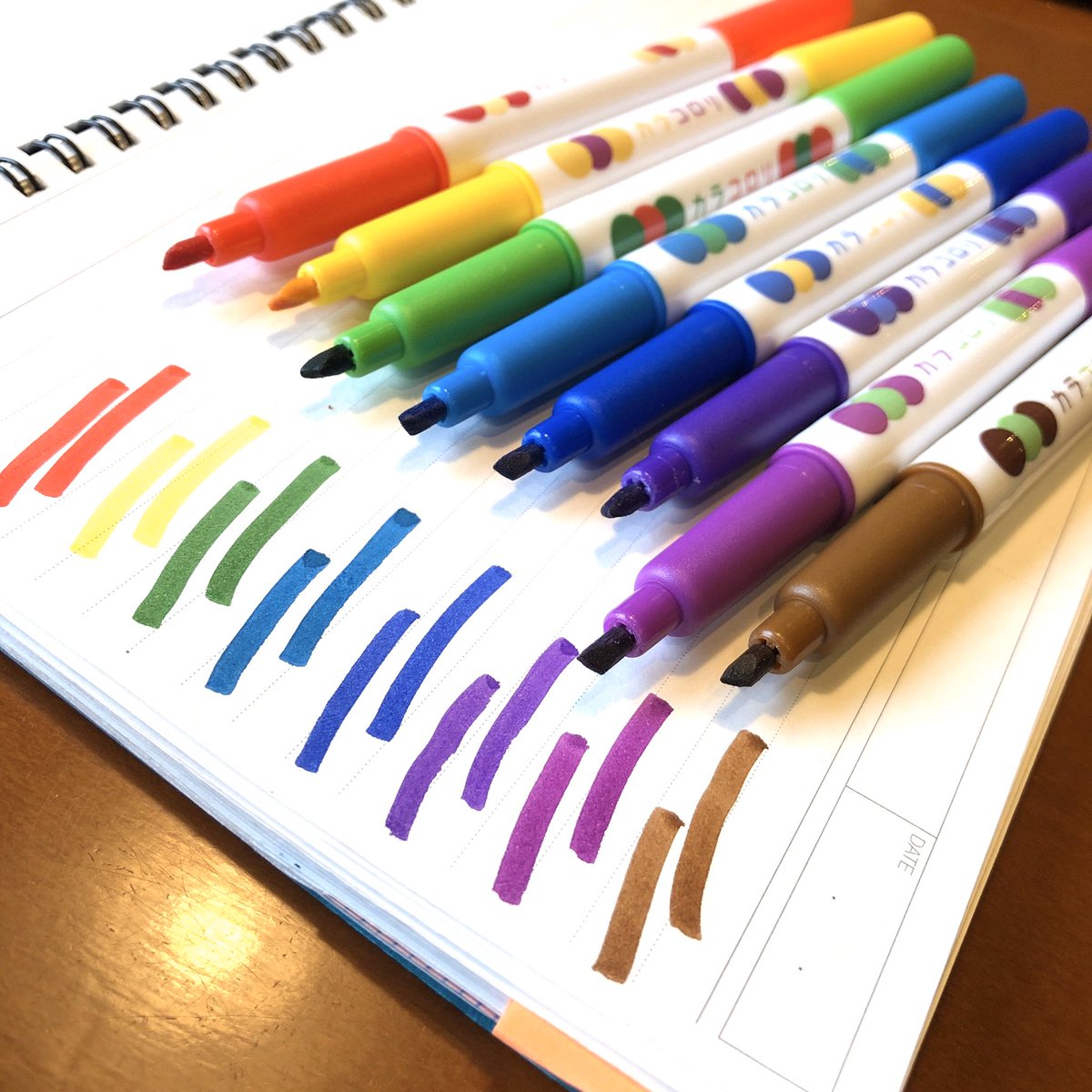 猪口フミヒロ 文房具朝食会 名古屋主催 株式会社エクシムの カラコロリ 色がスッと変わって面白い文房具です ペンズアレイタケウチさんで売ってますよー ペンズアレイタケウチ カラコロリ 文房具好きと繋がりたい