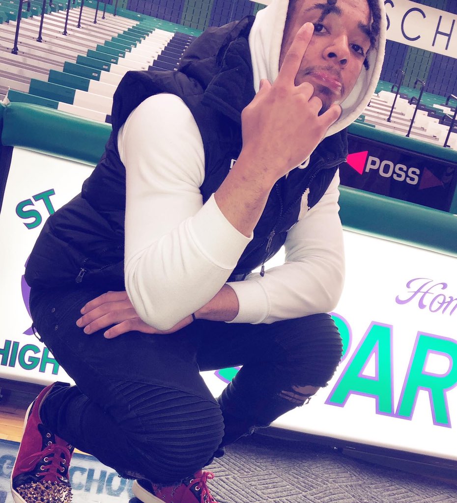 itsmoneebaby's tweet photo. Came Back To Land Like I Never Left Congrats🍾🥂🎊 To lil Brother With Taking Nothing but Dubs &amp; Taking Nothing less 💯💪🏽🏀🏆🥇 https://t.co/kLRyph7JUv