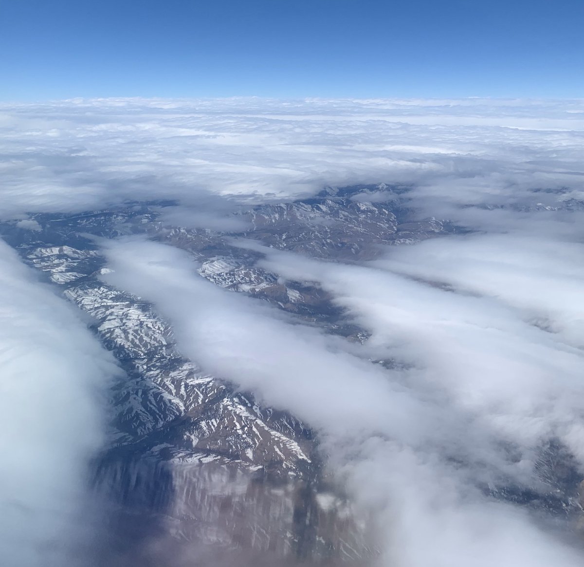 Matthew27185575's tweet photo. We took a flight from Denver  airport , Colorado to Santa Fe airport . It was raining at the https://t.co/Tpm8O3xX2S we was arrived at Santa Fe ,New Mexico . It was my first time in New Mexico . It was beautiful picture of the mountains. 🕶🌎🛣✈️🚗🕶🛫🛬☔️🌧🗻⛰🏔 https://t.co/anI0KOZcAW