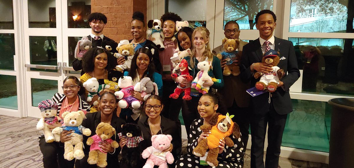 BHS_SCFBLA's tweet photo. Our bears for Shriners. Doing good for others!@1ProudBengal https://t.co/H61yWPbHGi