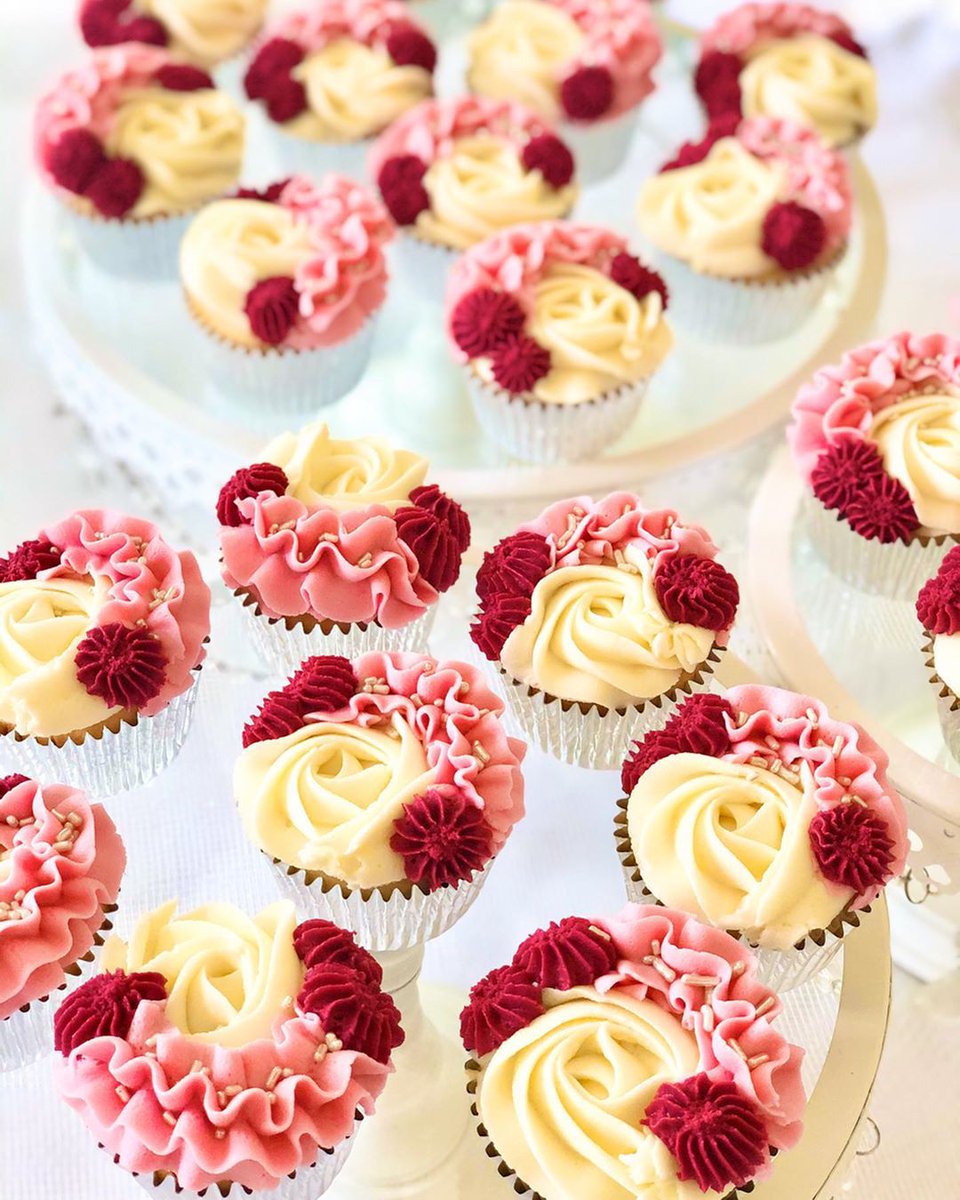 TheCakeCastleBM's tweet photo. Beautiful Cupcakes 😍

Follow us on Instagram- https://t.co/lT5qq2RQdd

Do you Love Cakes #retweet

Delicious Cake  https://t.co/KCZ1nwD2B7

Tag @TheCakeCastleBM in your posts to get Featured. 

#eastercake #eastercupcake #cupcakes  #cakes #cupcakedecorating #buttercream https://t.co/DKut4FlSv9