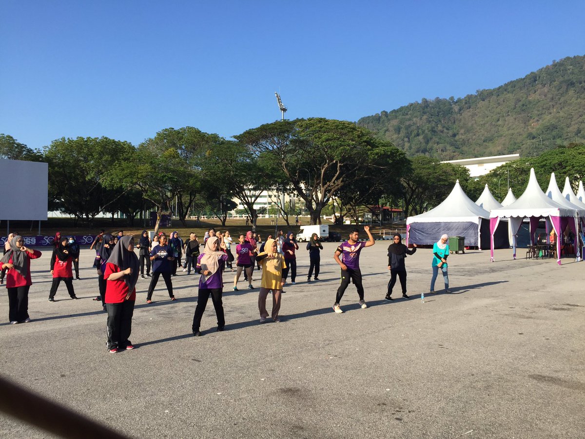 EKSPENUSM's tweet photo. We’re done with our zumba for today!! Head on down to Dewan Utama Pelajar (DUP) now guys! Our exhibitors are excited to see you! 

#ZumbaFit #EKSPEN2020 #MyCSD https://t.co/dyEHxnfkGb