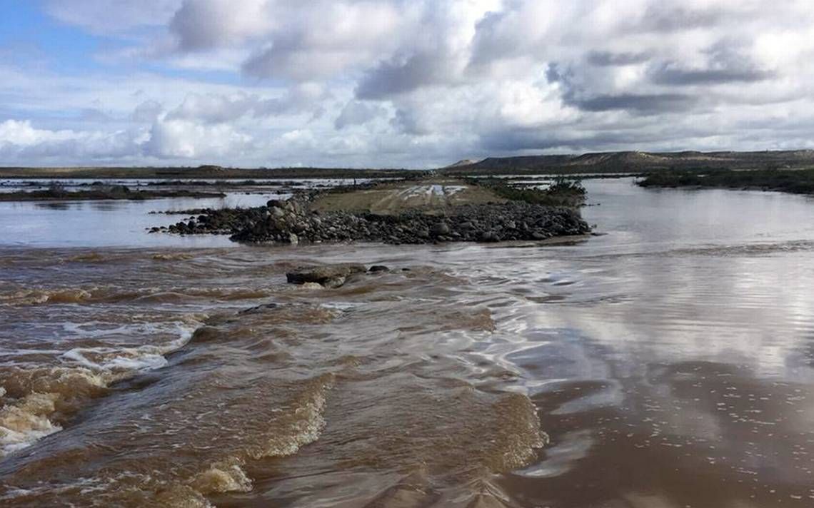 ElSudcalif's tweet photo. #ClimaBCS | Lluvias atípicas en norte de #Mulegé destruyen caminos
► https://t.co/3xaq6M4xcm https://t.co/Sm3gGb3dMl
