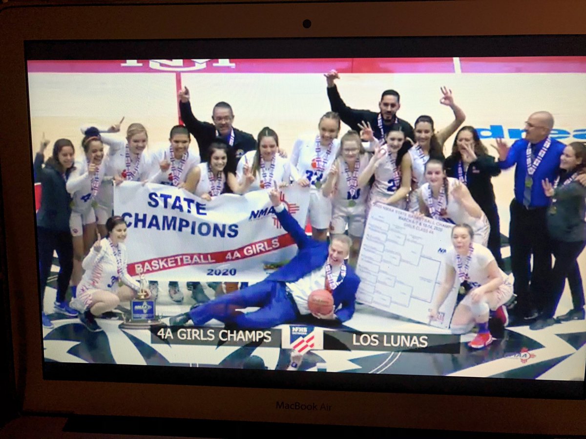 LLHSPrincipal's tweet photo. 3-PEAT!!!! STATE CHAMPS!!!!! 💙🐯🧡@LLHSPrincipal @LLTigerSports @LLHSHoops @LL_Schools @LlhsStuco @LLHSTigers @LLS_SPSV @llssuper https://t.co/ImDvxptw61
