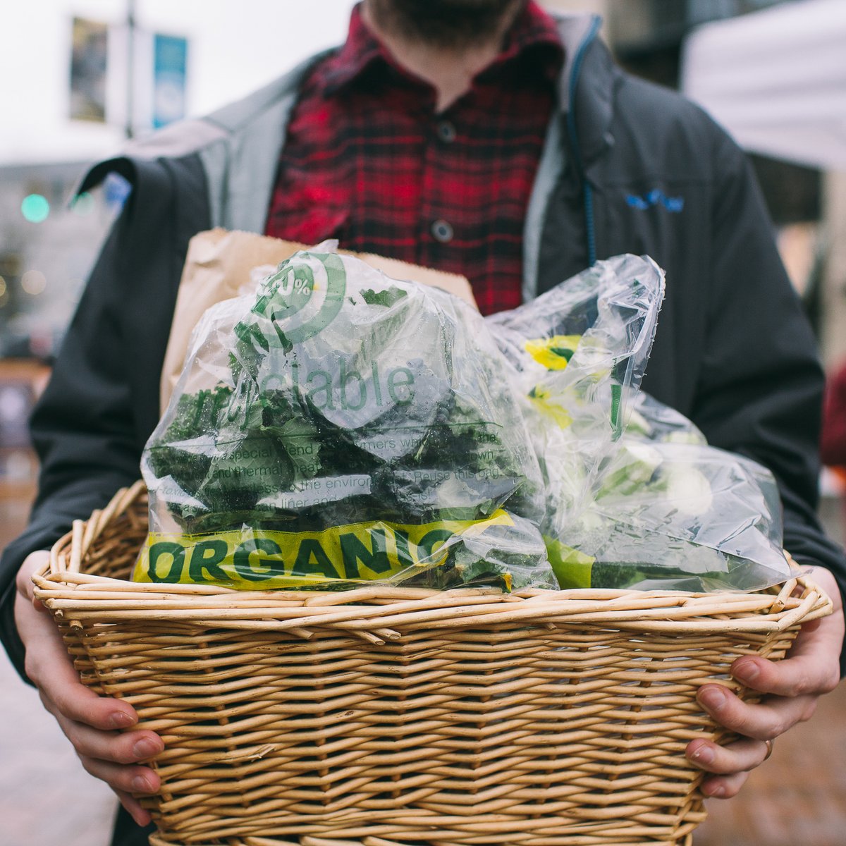 SeattleFarmMkts's tweet photo. Will you support your local farmers and small food businesses? We are gauging preliminary interest to decide if operating community drop points or doorstep delivery is feasible. Your information will not be bought or sold! Submit feedback here: https://t.co/fuw4cMc6nR
#ShopLocal https://t.co/WsuQ0G3H31
