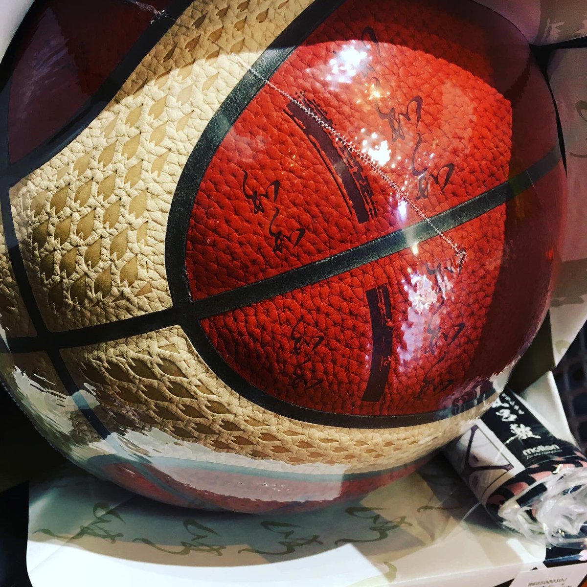 B B 5 コヤナギスポーツ בטוויטר 世界選手権のボール入荷 漢字と桜が刻印されていてかっこいいです そしてなんと 初回限定では風呂敷タイプのボールバックがついてますよ 5 コヤナギスポーツ コヤスポ 長崎県 バスケットボール Nba Bleague