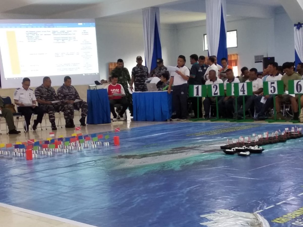 #SahabatBahari, hari ini #BPSPLMakassar menghadiri acara TFG (Tactical Floor Game) di LANTAMAL IV Makassar, dlm rangka persiapan Gerakan Garuda di Lautku (GDL) hari Rabu (18/3) mendatang <a href="/_TNIAL_/">TNI Angkatan Laut</a> <a href="/TNI_AL/">BERITA MILITER</a> <a href="/kkpgoid/">KKP RI</a> <a href="/DitjenPRL/">Direktorat Jenderal Penataan Ruang Laut</a> <a href="/aryohanggono/">Aryo Hanggono</a> <a href="/andry_is/">Andry Sukmoputro</a>