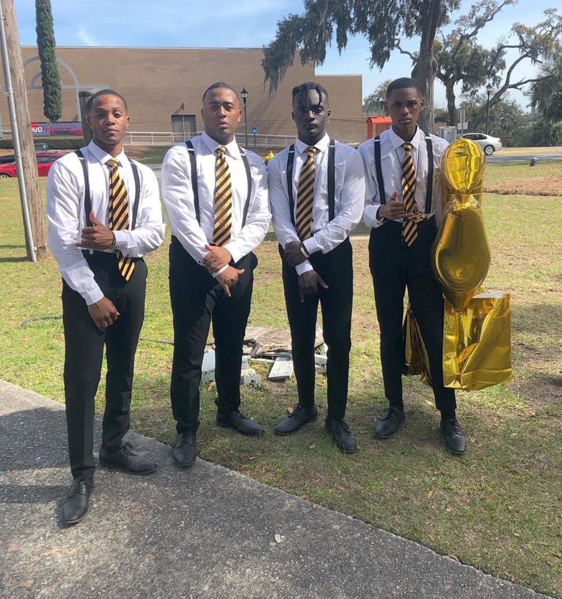 thereall_DJ's tweet image. Me and my Brother’s saw the light at the end #Qu4dclub 🤙🏾