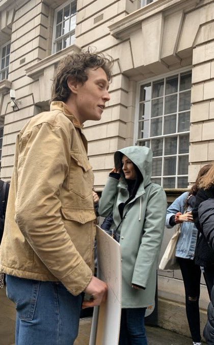 HOLY SHIT IT\S GEORGE MACKAY\S BIRTHDAY HAPPY BIRTHDAY TO THIS WONDERFUL MAN 