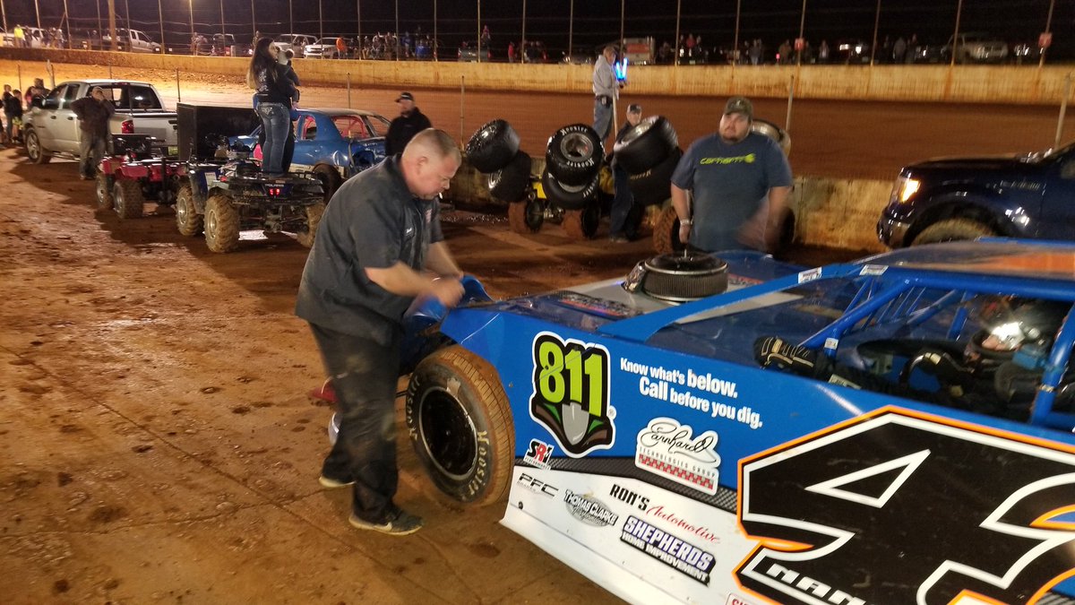 RacingAmerica's tweet photo. Caution out for the 1st time in the 40 lap Feature with the @ULTIMATESupers Series as @racing_nance gets involved in an incident off turn 4 with #42 Doug Sanders and pits with damage. #MoreShortTracks #AnAmericanTradition #DecadeOfSpeed
https://t.co/fyOC8aa5E8 https://t.co/aBx2j5RGZz