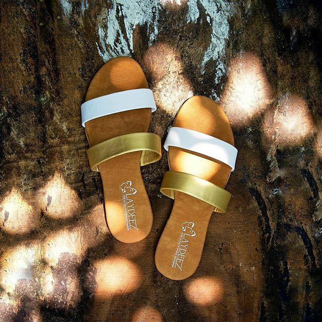 Laydeezlk's tweet image. Who did ask for any other colors ?
Here we got you covered 🙌
"Candy Sandals" in White 🌼 .
.
#white #candycolours #candysandals #twostrapsandals #sandalshoes #sandals #footwearbylaydeez #footwear #footwearstore #womenfootwear #wearyourbest #lovelaydee… ift.tt/2QubKft