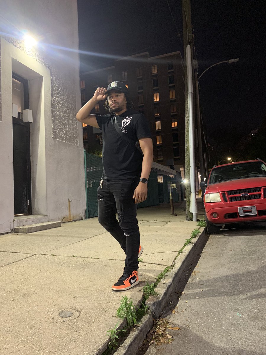 djmizzle504's tweet image. 🌟 WHEREEVER LIFE PLANTS YOU. BLOOM WITH GRACE .
.
.
Ⓜ️ #MIZZLEEXPERIENCE #DJMIZZLE