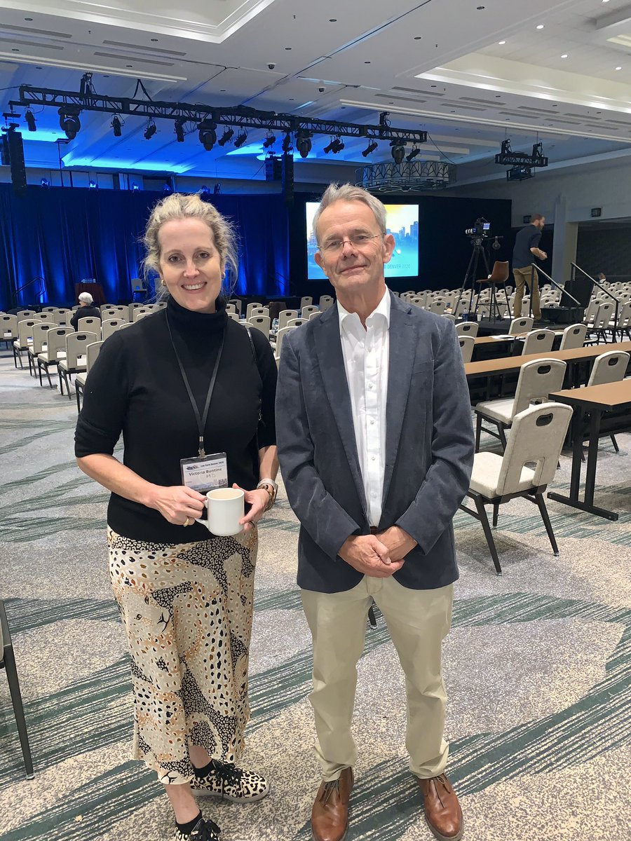DocVictoria's tweet image. Rod, you’re an absolute legend, roping me into interviewing and introducing with a few minutes notice! @lowcarb_aus #anaestheticquickthinking #LCD2020