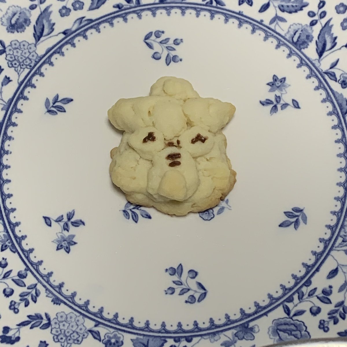 しぃら D ｶﾞﾝﾌﾟﾗｰ ホワイトデーなのでクッキー作りましたヽ ー ノ余り生地でガンダムを 嫁さんはいらすとやのうさぎを