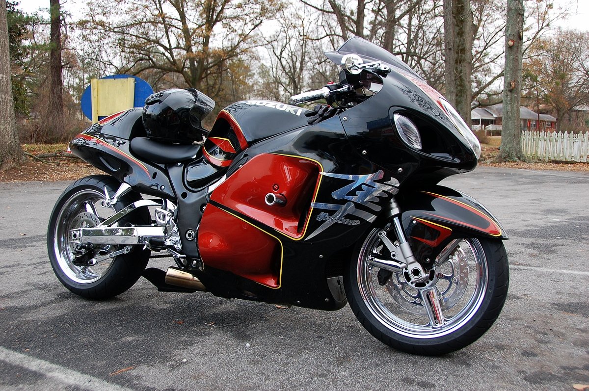 CAT1PRO's tweet photo. @biker_queen 🇺🇸#SUZUKI #RULES 🌞 
 #272mph #Hayabusa https://t.co/HkRsuB4PzA