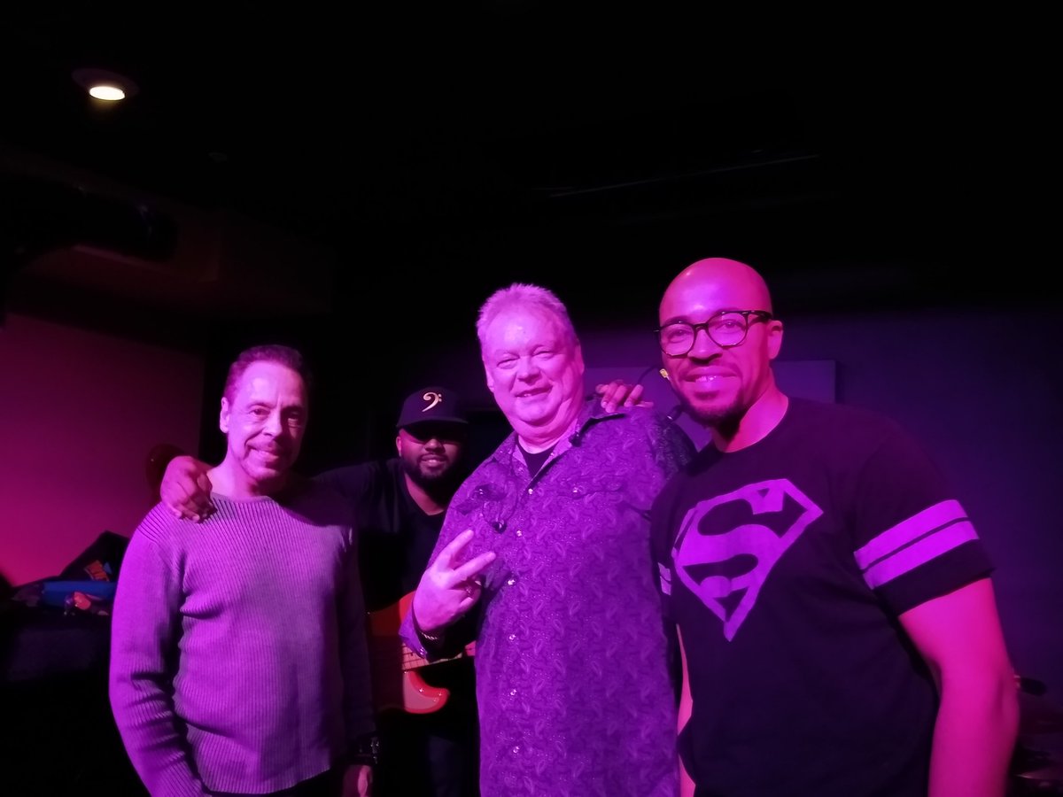 hare_marquis's tweet photo. Playing with great musicians. #velvetnote #ewf #sax #thehumanexperience #blacksuperman #fuchsia #stage #MusicFamily https://t.co/bfn7GbHiXj