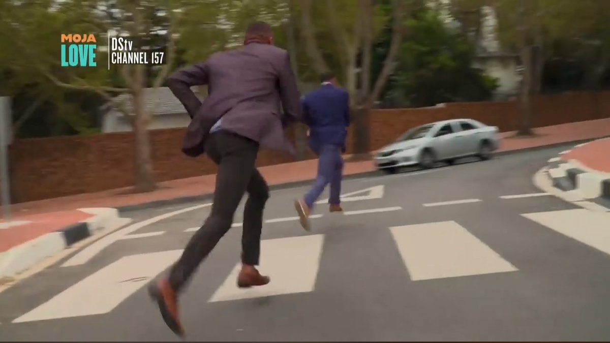 Emperor_Makola's tweet photo. Maps Maponyane when Nomzamo sneezes😂😂😂.

#MapsMaponyane
#nomzamo 
#Slyzertsotsi https://t.co/2czutsWiic