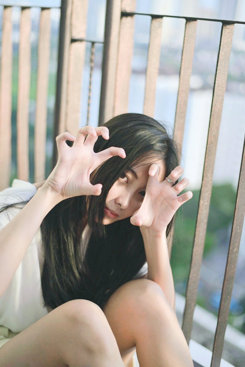 claraaec_sc's tweet photo. Weekend akhirnya datang juga :0)
Tp lagi nggak mau kemana2 juga sih, di rumah lebih enak apalagi nonton anime HEHE~~ 
Yang mau keluar rumah selalu ingat ya selaku cuci tangan setelah berkegiatan !! Happy weekend ~ #shojo_complex #shojocomplex #少女コンプレックス https://t.co/IS77jSLHWr