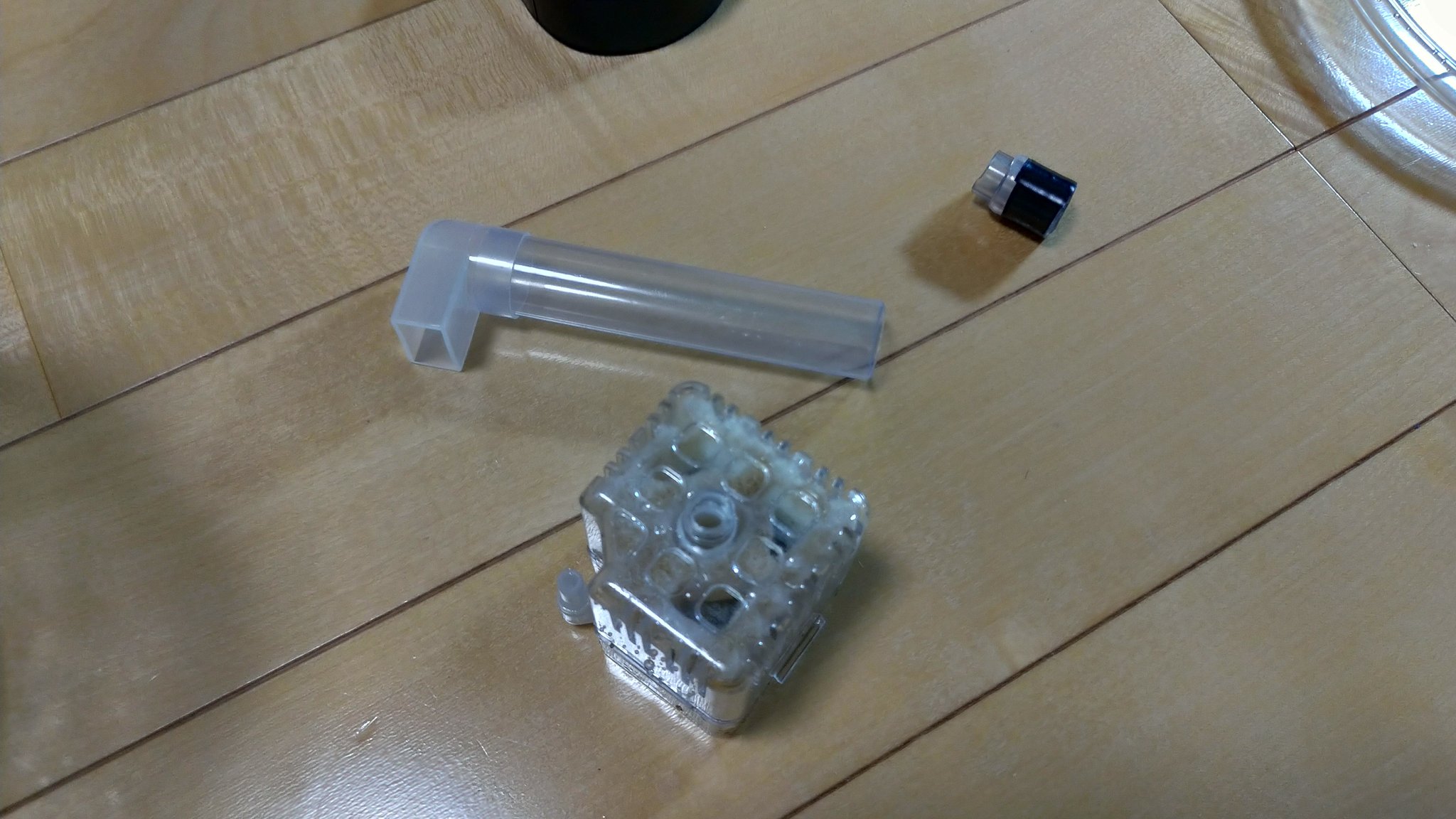 ざんくろ 副反応でポチリまくり ベタ水槽の投げ込みフィルター改造 水作ボトムフィルター ミニに付いて来たパイプと合体 流速上げつつ水流出ないようにした ボールろ材に中身変更しようと思ったけど 意外な程物理トラップの性能良かったので掃除だけし ざんくろ 副反応でポチリまくり ベタ水槽の投げ込みフィルター改造 水作ボトムフィルター ミニに付いて来たパイプと合体 流速上げつつ水流出ないようにした ボールろ材に中身変更しようと思ったけど 意外な程物理トラップの性能良かったので掃除だけし