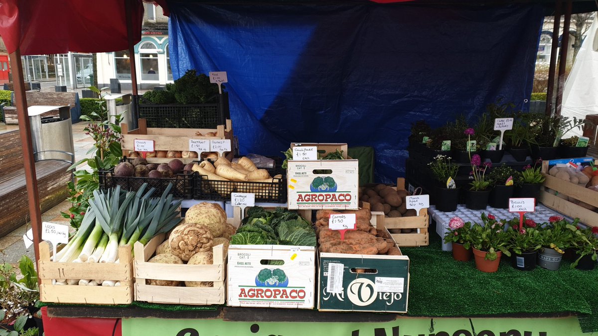 NurseryCraigend's tweet photo. Supermarkets out of stock?? Dont panic just come to Helensburgh market today where we have lots of fresh veg available https://t.co/YUOe9v48jb