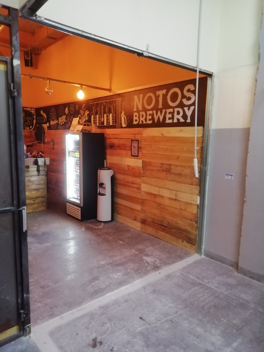 NotosBrewery's tweet photo. Μεταμεσονύχτιες εργασίες... 👷‍♂️👷‍♂️👷‍♀️🍻🍻🍻 https://t.co/haqYAvglIi