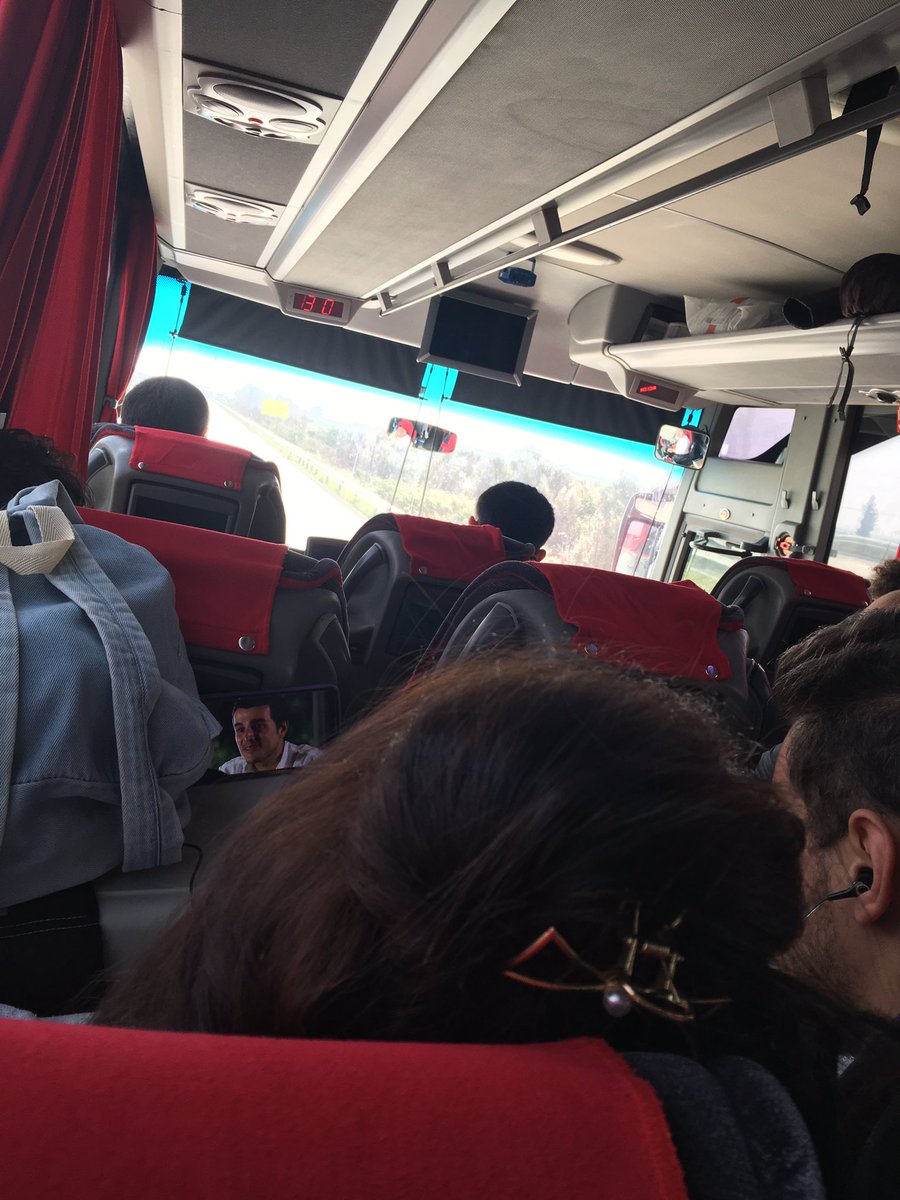 Manitayla uzun yolculuk yaparken ezel izlemek,bizede nasip olsun 🙏🏽😂😂