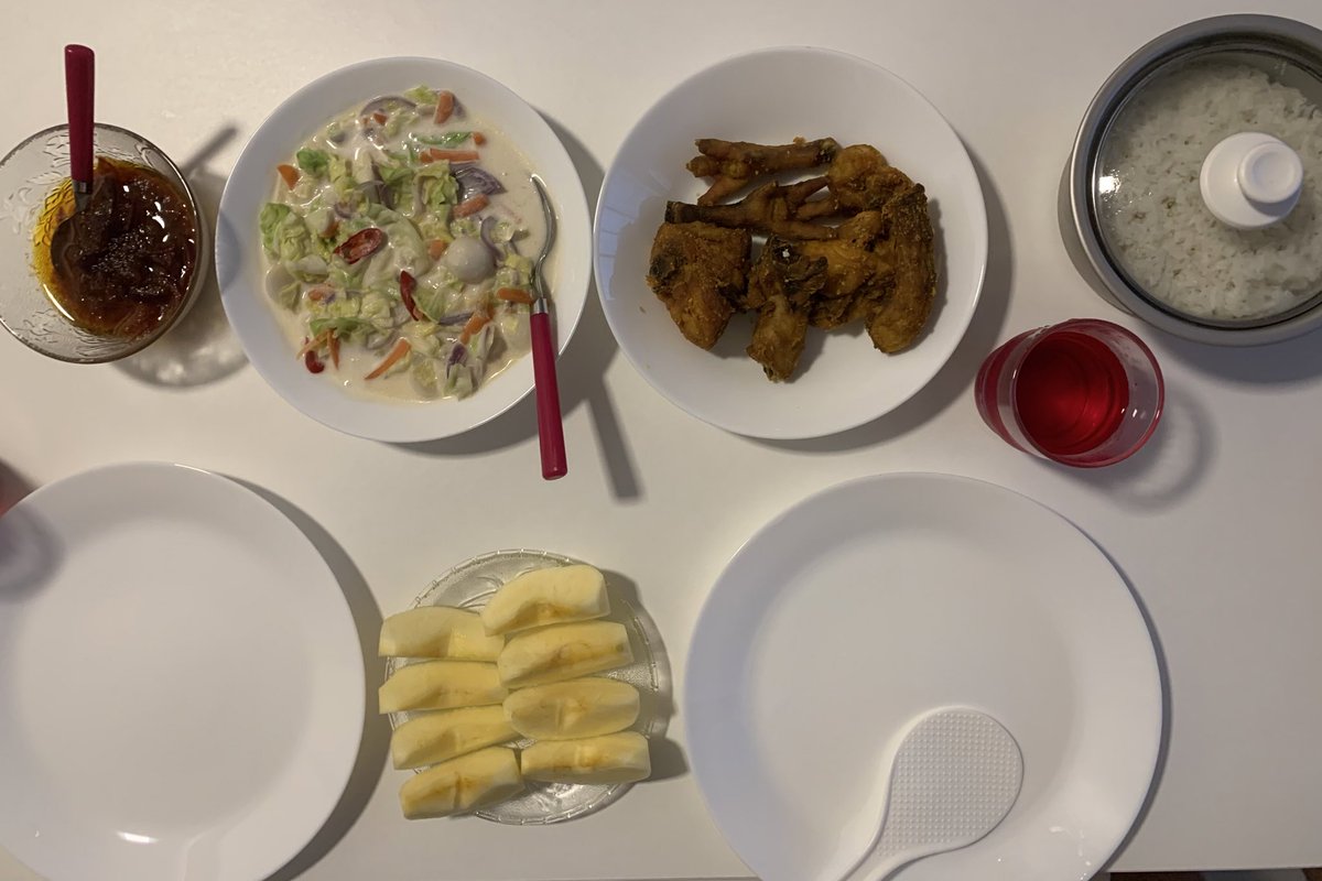 13/3/2020: Nasi + ayam goreng + sayur kobis masak lemak + sambal tumis + buah epal + air sirap for dinner 